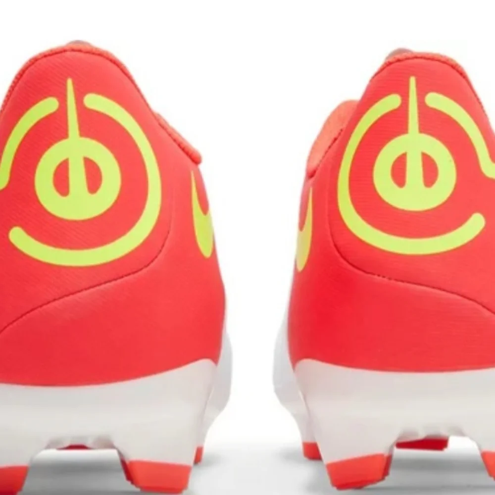 NIKE TIEMPO LEGEND 9 CLUB YOUTH FIRM GROUND CLEATS size5.5 new